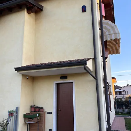 Casa Pedon 3* カステルヌオーヴォ・デル・ガルダ